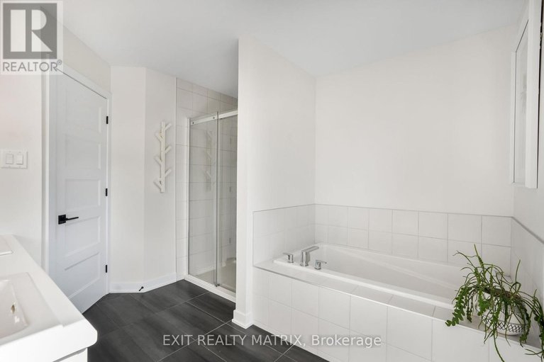 28812740/1144-avignon-street/embrun/russell/ontario/K0A1W0_18