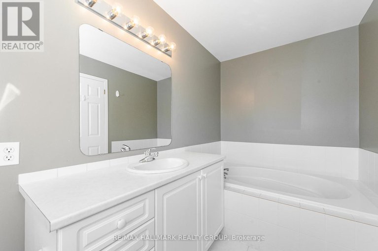 28873791/2028-boisfranc-circle/avalon-east/ottawa/ontario/K4A4Z6_21