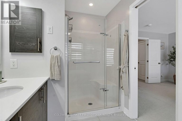 29352953/422-markdale-terrace/riverside-southgloucester-glen/ottawa/ontario/K4M0E2_26