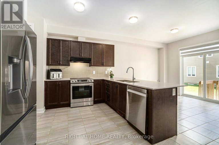 28630284/657-terrier-circle/goulbourn-twp-from-franktown-rdsouth-to-rideau/ottawa/ontario/K0A2Z0_10