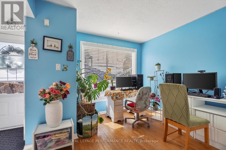 29558178/a-2642-moncton-road/queensway-terrace-north/ottawa/ontario/K2B7W1_9