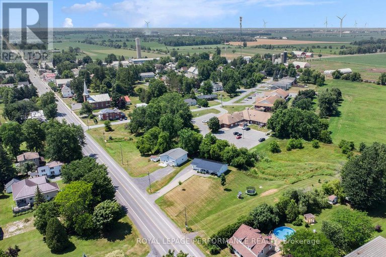 28804452/66-front-street/finch/north-stormont/ontario/K0C1K0_35