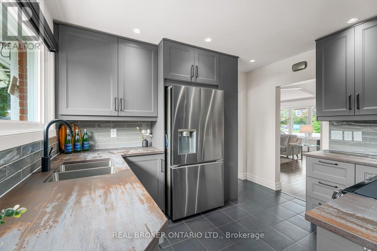 28629016/752-smyth-road/elmvale-acres/ottawa/ontario/K1G1P1_22