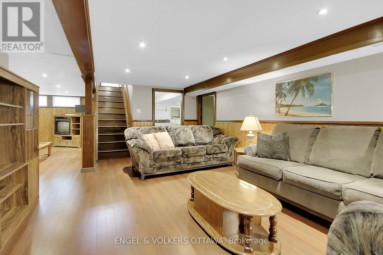 28483641/8-greenwich-avenue/carleton-heights/ottawa/ontario/K2E5E6_21