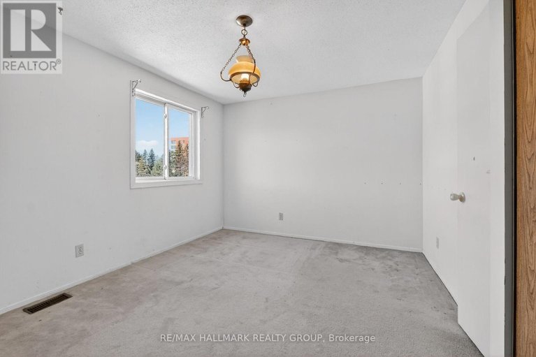 29422004/d-116-valley-stream-drive/leslie-park/ottawa/ontario/K2H9E1_32