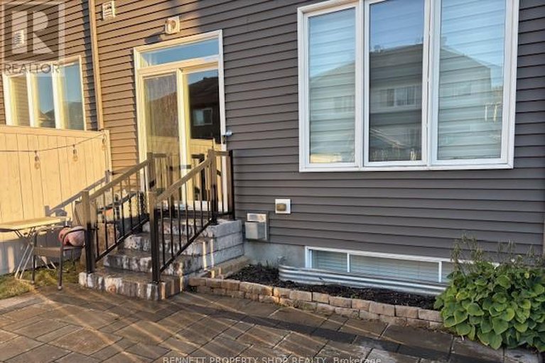 29435219/992-bunchberry-way/blossom-parkkemp-parkfindlay-creek/ottawa/ontario/K1T0L6_25