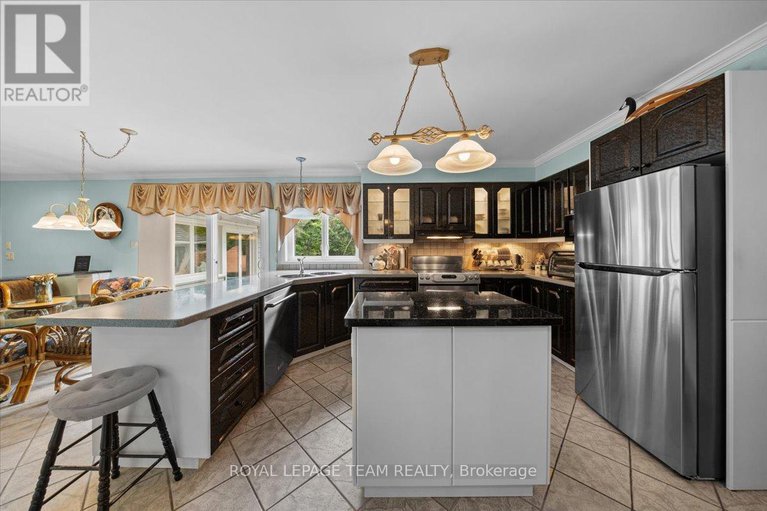 28487091/17-stonehedge-parkway/bayshore/ottawa/ontario/K2H8Z3_13