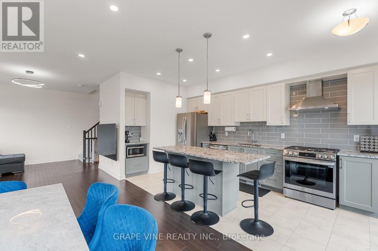 28472373/60-verglas-lane/mer-bleuebradley-estatesanderson-park/ottawa/ontario/K1W0R2_20