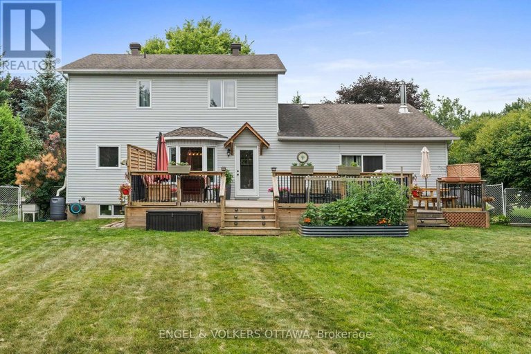 29593963/129-corvinelli-crescent/village-of-russell/russell/ontario/K4R1G4_39