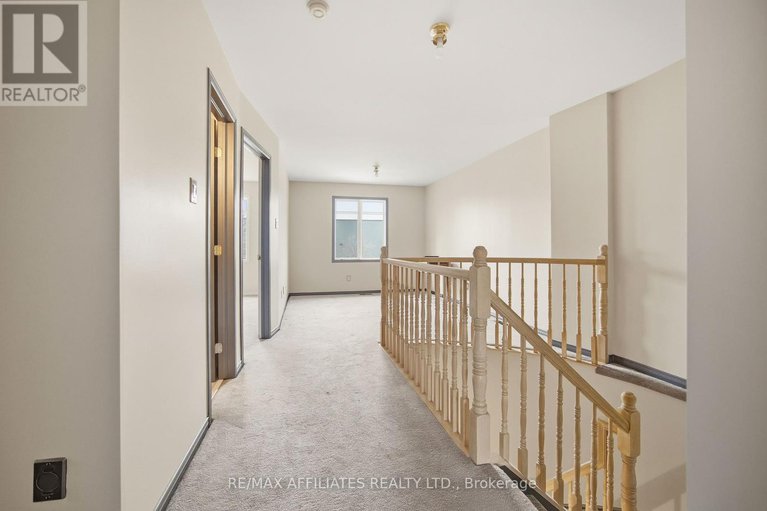 29125287/137-hearst-way/katimavik/ottawa/ontario/K2L4G5_16