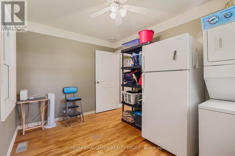 28579608/1048-kerwin-road/kanata-north-east/ottawa/ontario/K2K1X7_16
