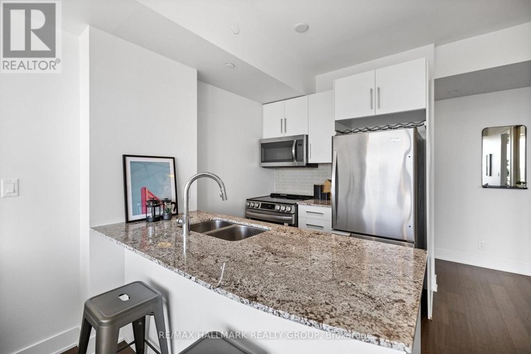 29274356/1906-485-richmond-road/westboro-west/ottawa/ontario/K2A3W9_17