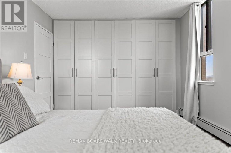 29565539/804-505-st-laurent-boulevard/viscount-alexander-park/ottawa/ontario/K1K3X4_29