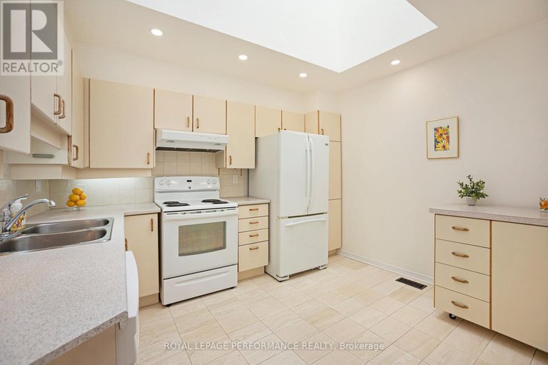 28643500/81-waterford-drive/pineglencountry-place/ottawa/ontario/K2E7V4_25