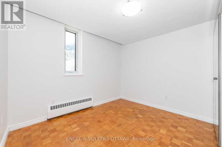 28759787/8-1356-meadowlands-drive-e/borden-farmstewart-farmcarleton-heightsparkwood-hills/ottawa/ontario/K2E6K6_13