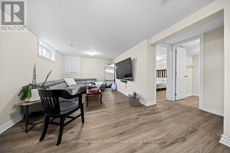 29487497/13-edgebrook-road/lynwood-village/ottawa/ontario/K2H6C2_25