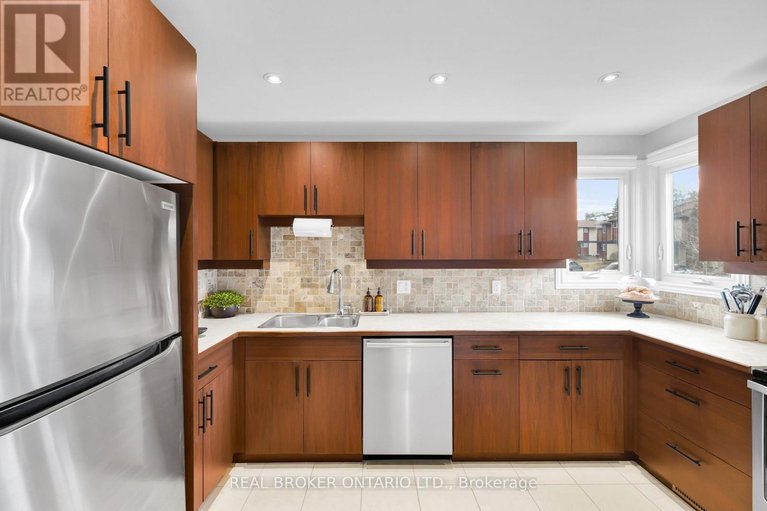 29578389/101-mcclintock-way/katimavik/ottawa/ontario/K2L2A5_10