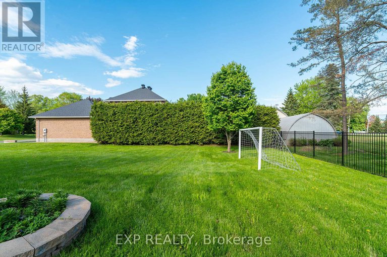 28485158/1466-rhea-place/cedardale/ottawa/ontario/K1V1H1_40