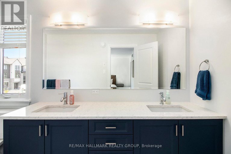 28905393/754-cairn-crescent/mer-bleuebradley-estatesanderson-park/ottawa/ontario/K1W0P4_33