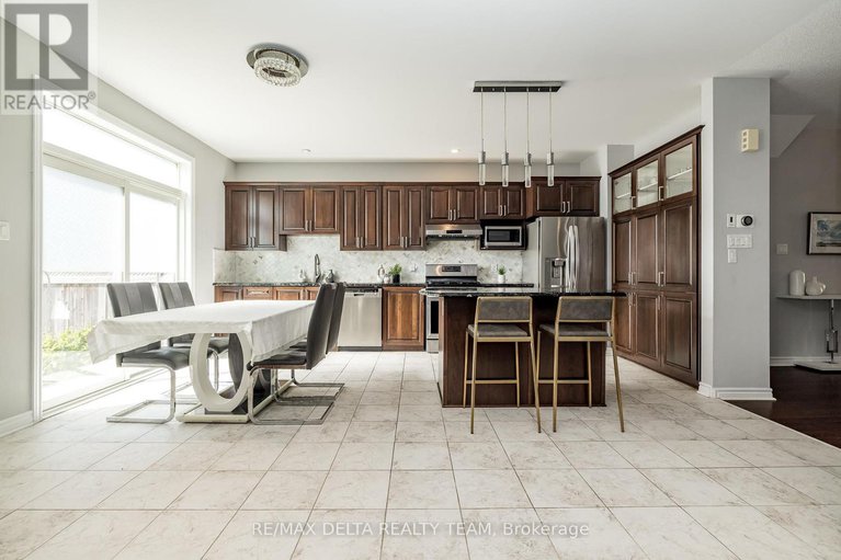 28750818/218-enclave-walk/mer-bleuebradley-estatesanderson-park/ottawa/ontario/K1W0J4_4