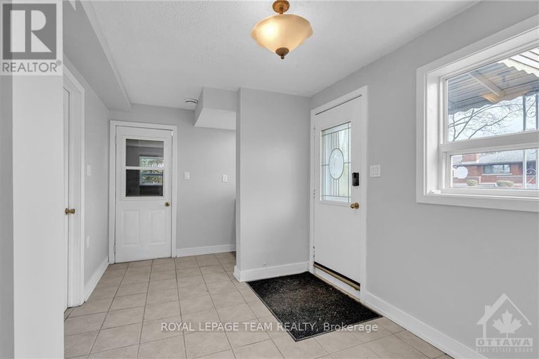 27664923/2196-lenester-avenue/mckellar-heights/ottawa/ontario/K2A1L5_9