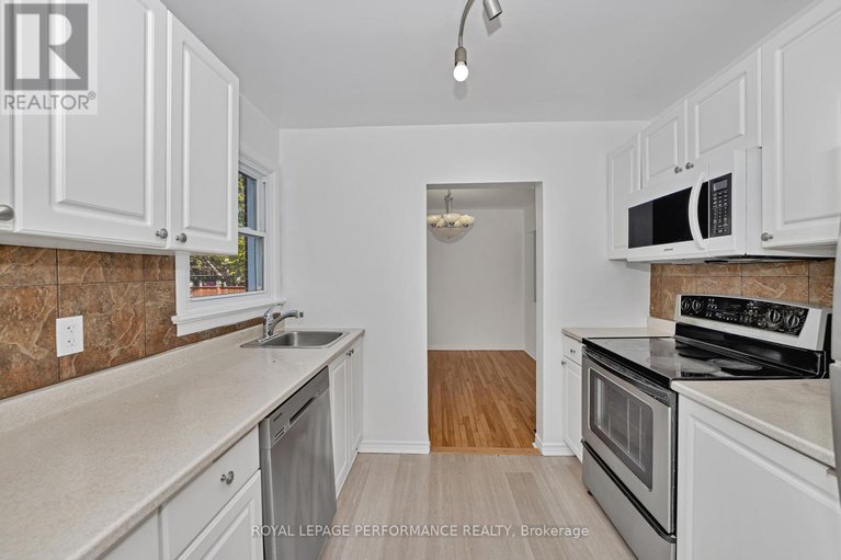 28502745/622-borthwick-avenue/castle-heightsrideau-high/ottawa/ontario/K1K2L9_14