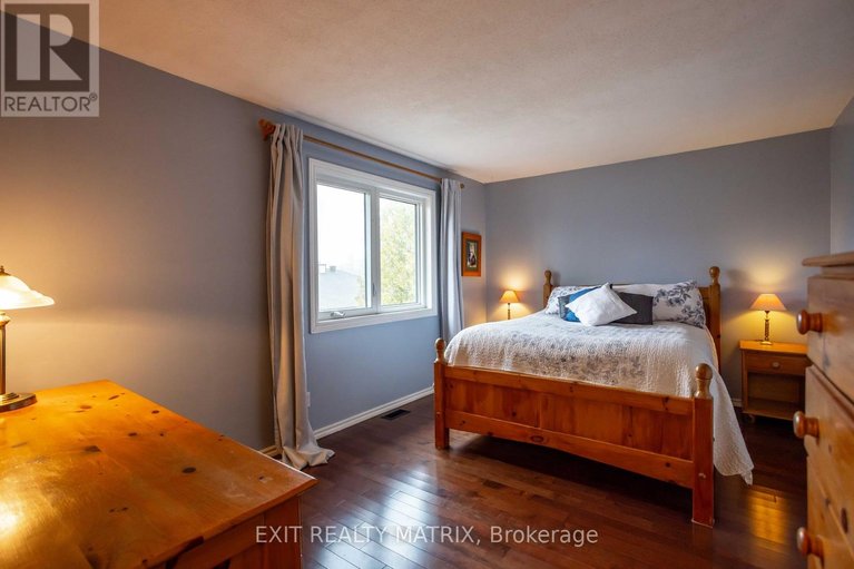 29636686/555-apollo-way/fallingbrookpineridge/ottawa/ontario/K4A1V1_22