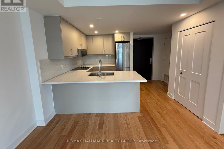 29649235/1004-180-george-street/lower-townbyward-market/ottawa/ontario/K1N0G8_9