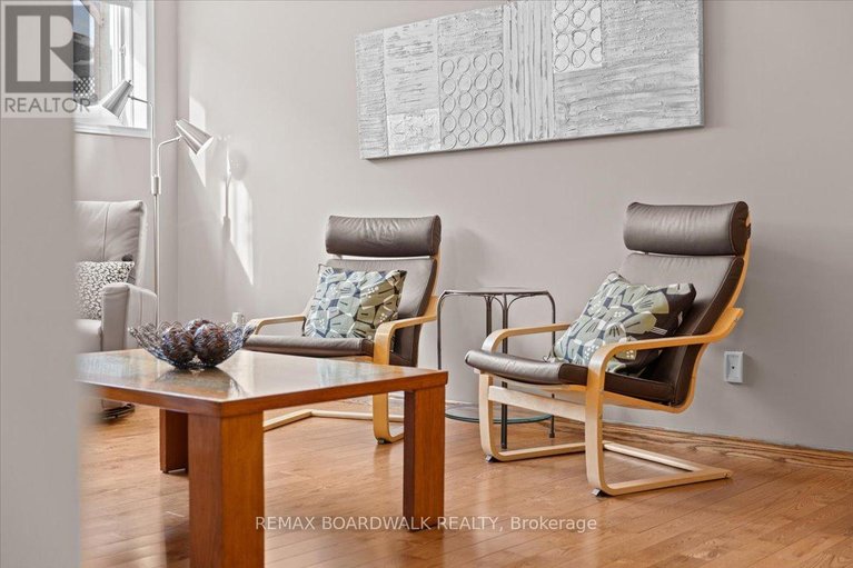 29446345/6355-sablewood-place/chapel-hill/ottawa/ontario/K1C7M3_26