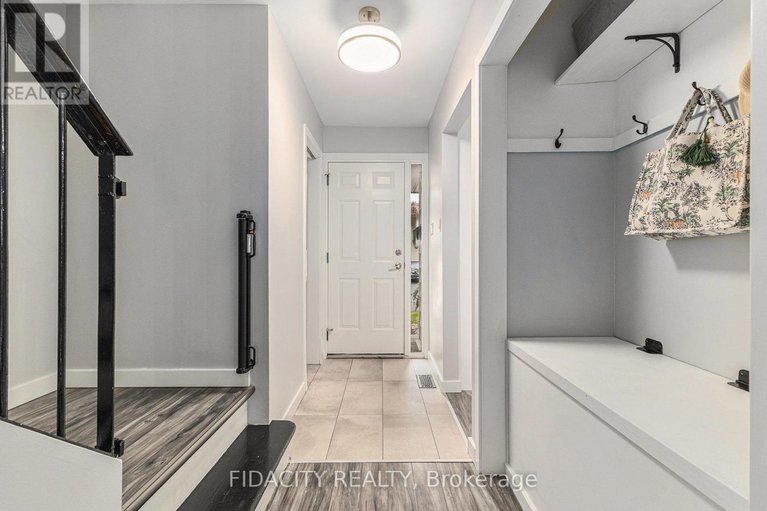 28360689/19-carmichael-court/beaverbrook/ottawa/ontario/K2K1K1_3