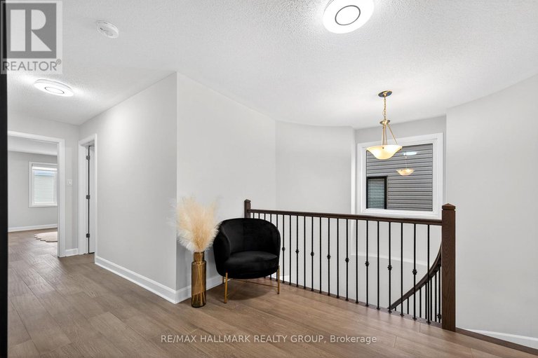 29232685/232-aquarium-avenue/avalon-west/ottawa/ontario/K4A1K7_23