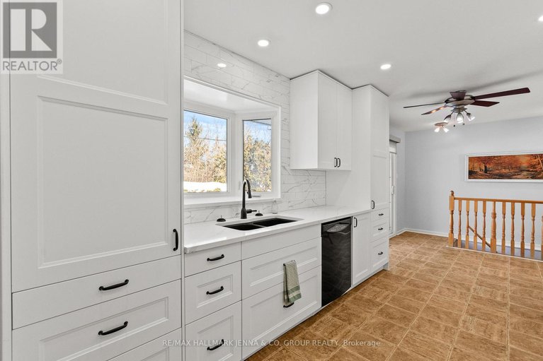 29364572/13-pinepoint-drive/lynwood-village/ottawa/ontario/K2H6B1_11