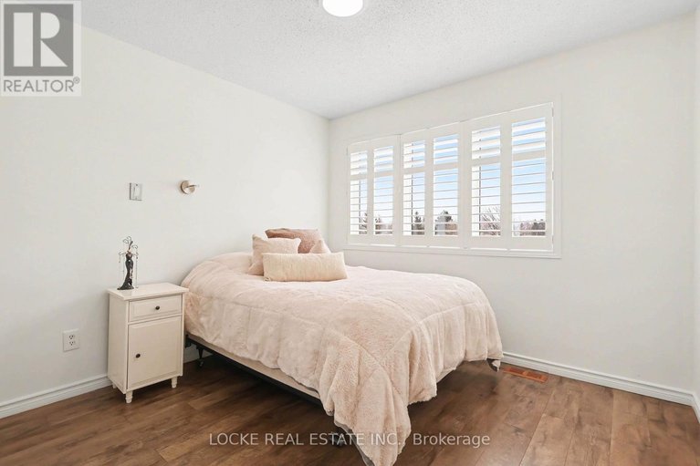 29468634/6020-longleaf-drive/orleans-village/ottawa/ontario/K1W1J2_28