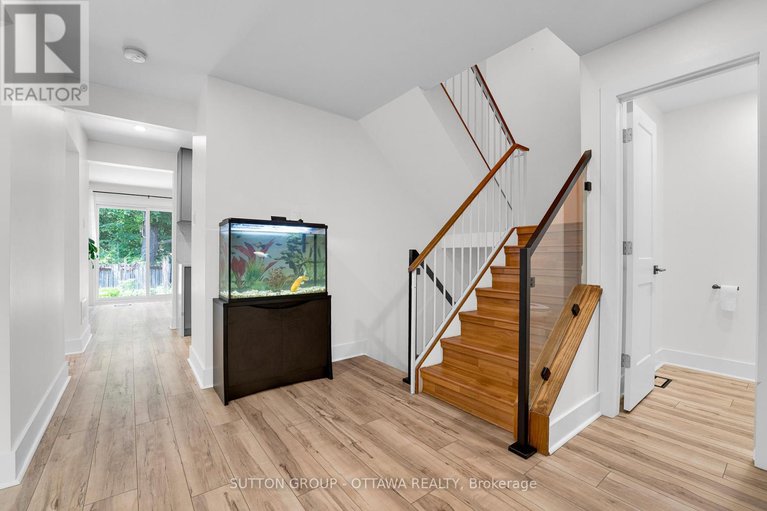 28642304/3085-uplands-drive/hunt-club-woods/ottawa/ontario/K1V9T6_6