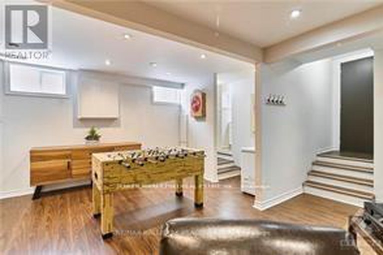 29244921/841-balsam-drive/chatelaine-village/ottawa/ontario/K1E1B8_19