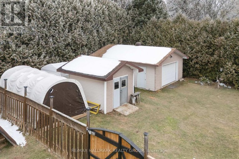 29137387/1050-barnett-drive/cumberland-village/ottawa/ontario/K4C1C7_29