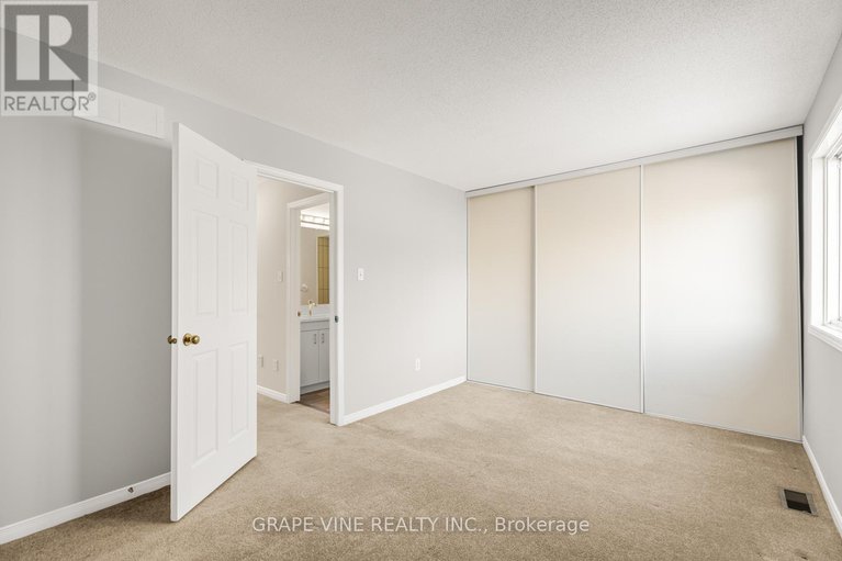 28039970/430-lawler-crescent/chatelaine-village/ottawa/ontario/K4A3Y3_24