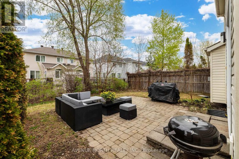 28798905/644-devonwood-circle/blossom-parkkemp-parkfindlay-creek/ottawa/ontario/K1T4E7_43
