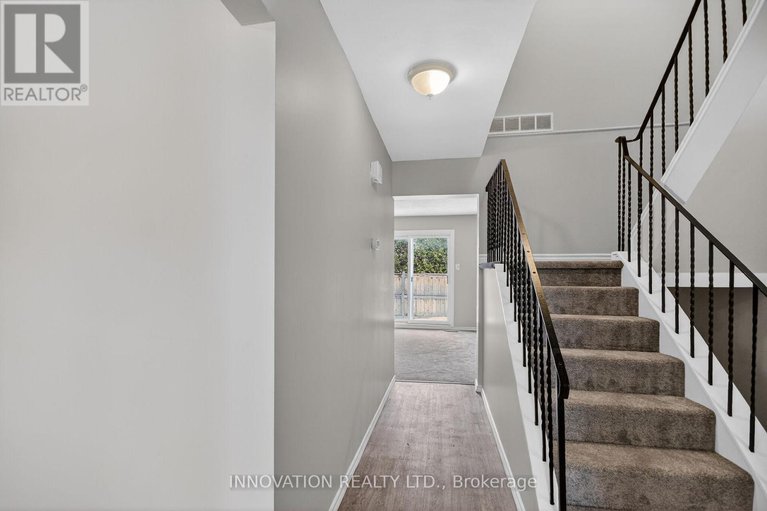 29490132/5-2336-orient-park-drive-e/blackburn-hamlet-south/ottawa/ontario/K1B4N5_6