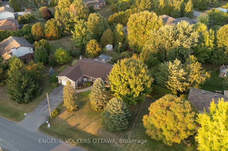 28941289/5233-mclean-crescent/manotick-long-island-nicholls-island/ottawa/ontario/K4M1G1_48