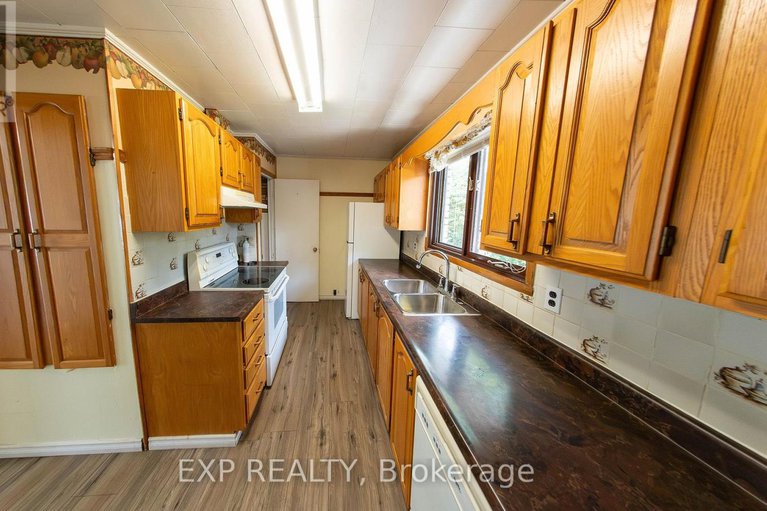 28606247/84-kenyon-street-e/alexandria/north-glengarry/ontario/K0C1A0_10
