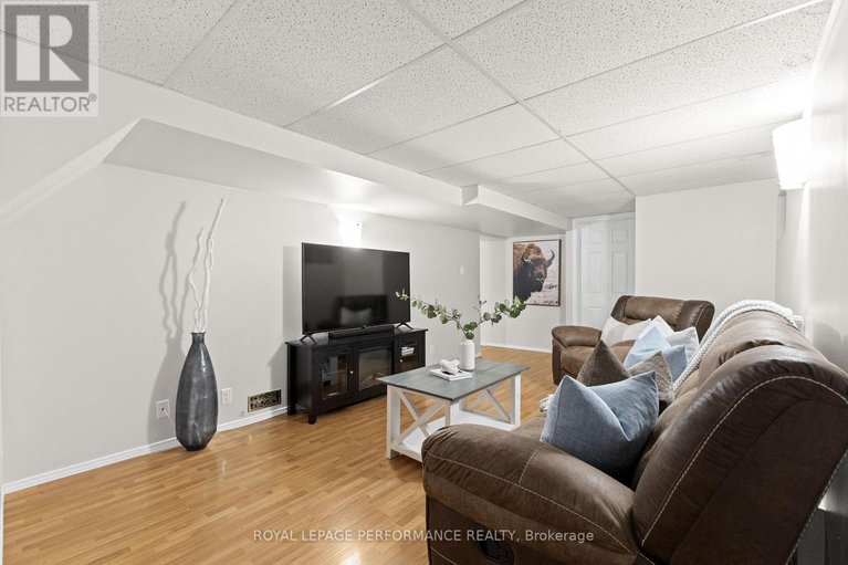 28772840/705-pleasant-park-road/elmvale-acres/ottawa/ontario/K1G1Y3_20