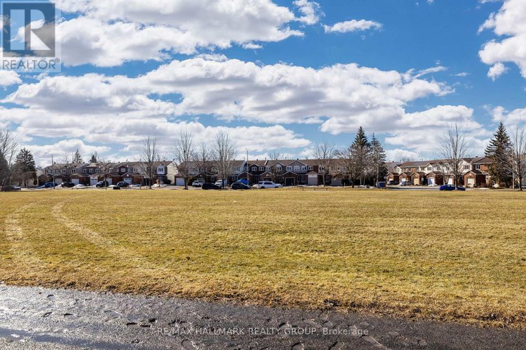 28087558/18-1964-wildflower-drive/queenswood-heights-south/ottawa/ontario/K1E3V4_31