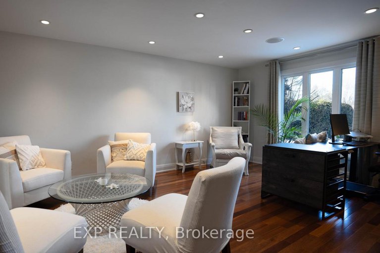 28293980/17-chesswood-court/pineglencountry-place/ottawa/ontario/K2E7E3_8