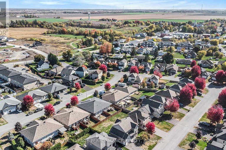 29595953/8-brittany-street/north-stormont-finch-twp/north-stormont/ontario/K0A1R0_30