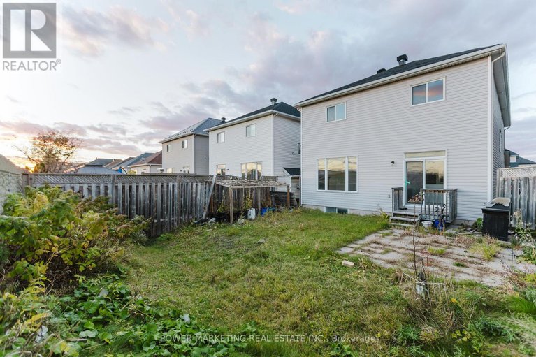 29074509/318-rustic-hills-crescent/springridgeeast-village/ottawa/ontario/K4A5A8_43