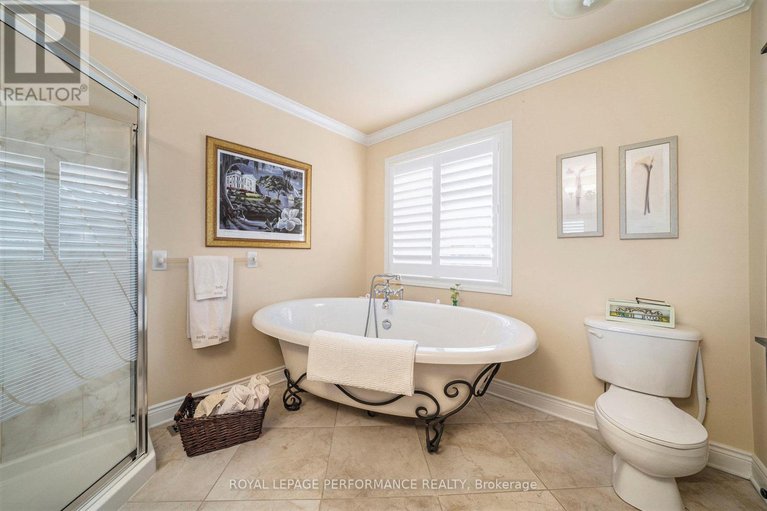 28759789/21-berry-glen-street/strandherd/ottawa/ontario/K2G7A5_18