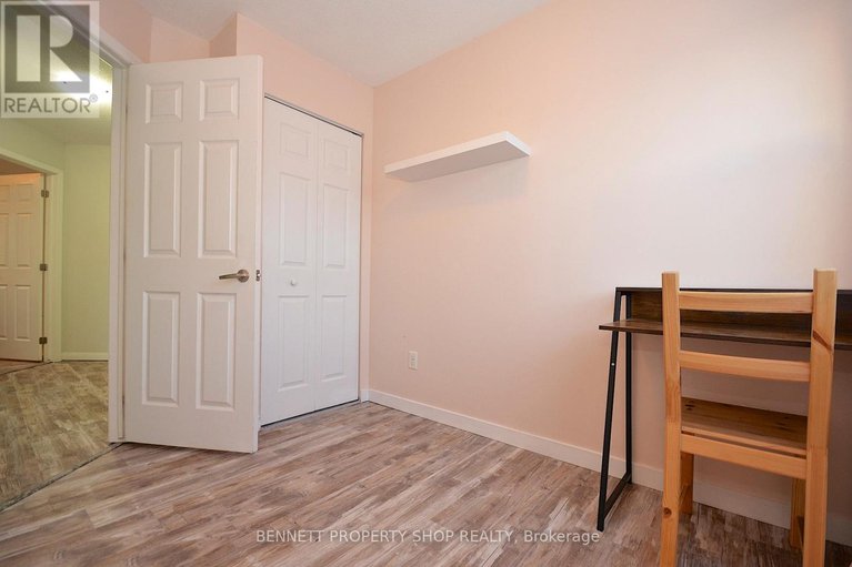 28876724/706-sanibel-private/westcliffe-estates/ottawa/ontario/K2H0A8_25