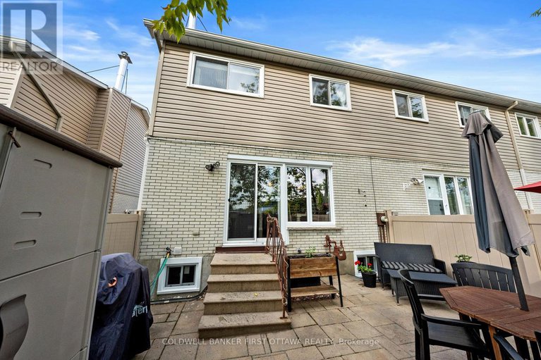 28819610/12-550-straby-avenue/overbrookcastle-heights/ottawa/ontario/K1K1H1_31
