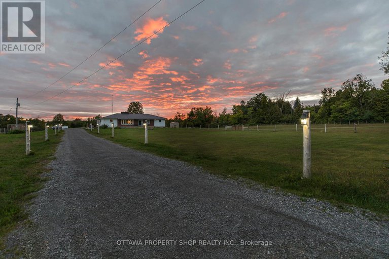 28818668/2428-greys-creek-road/osgoode-twp-north-of-reg-rd-6/ottawa/ontario/K4P1N7_29